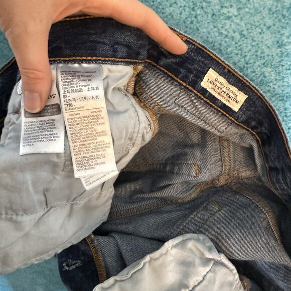 Women's Levi's 501 Premium Button Fly Jeans Distressed 28X32 Blue Fits 30x30.5 - Picture 13 of 16